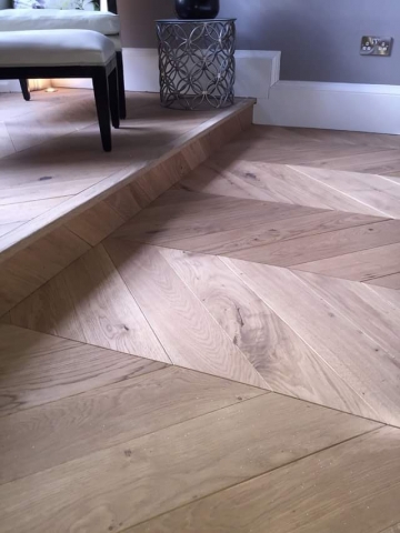 Floor installation by expert